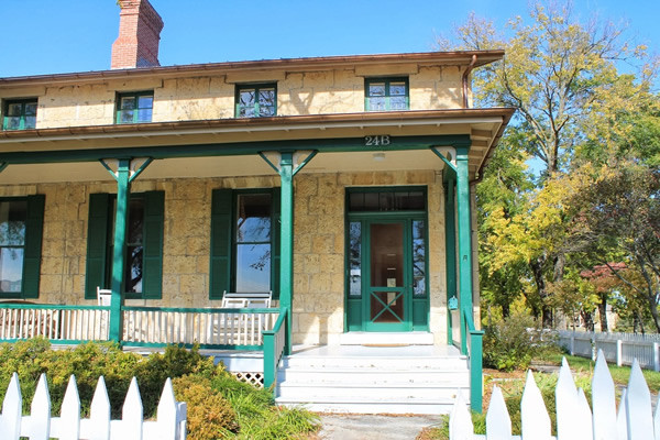 custer house front