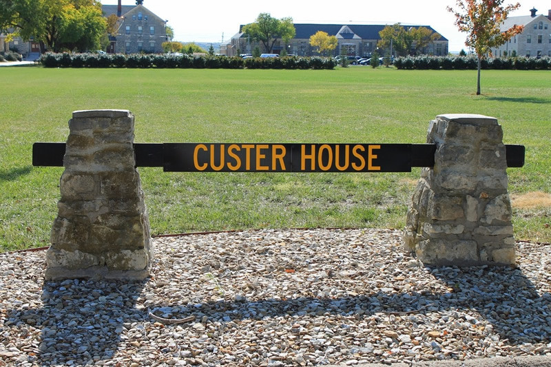 custer house sign